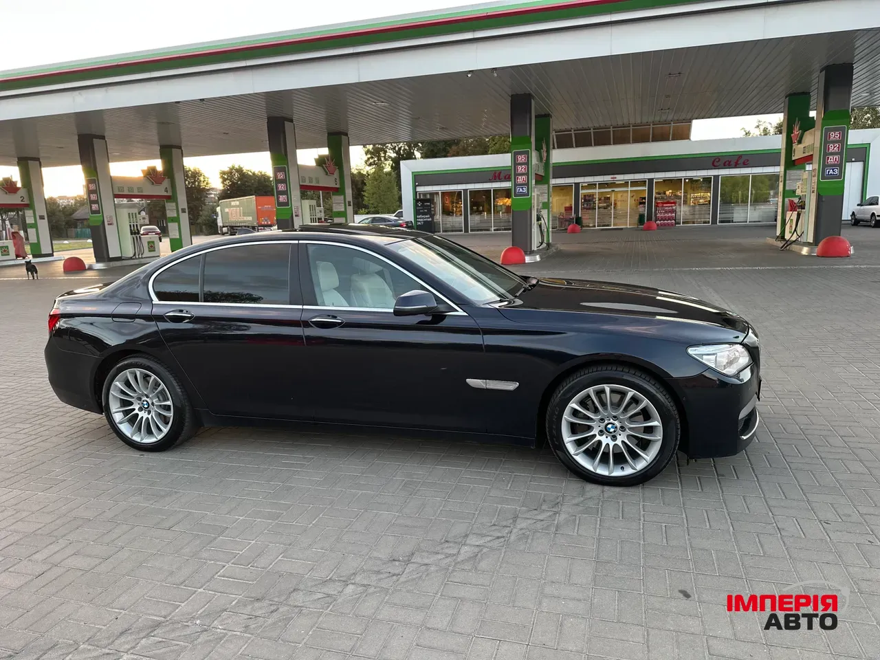 BMW 7 серії - фото 13