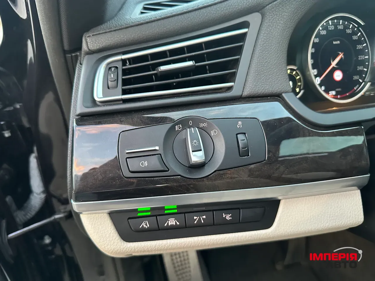 BMW 7 серії - фото 24