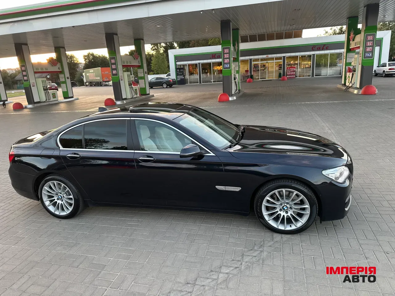 BMW 7 серії - фото 14