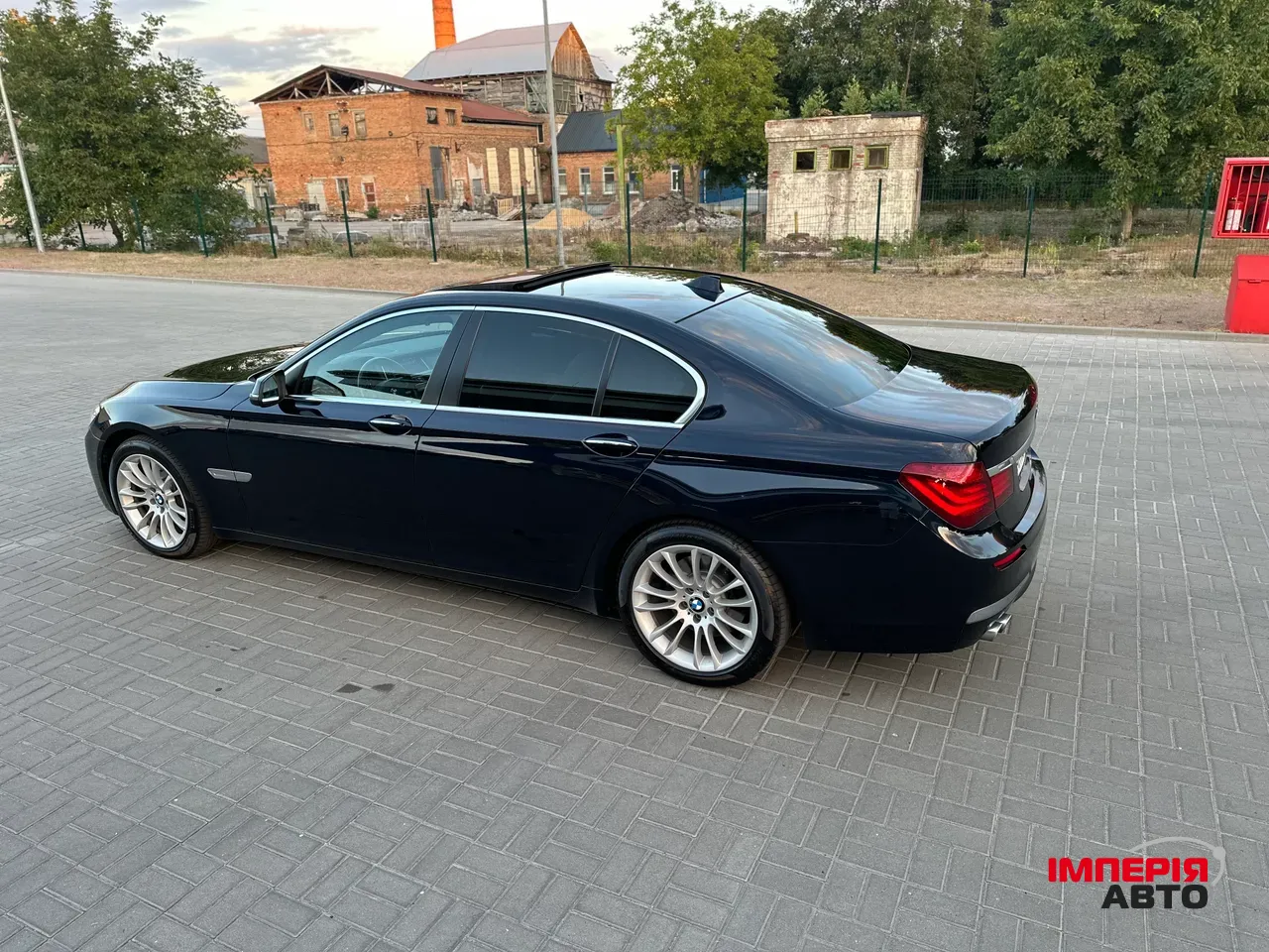BMW 7 серії - фото 9