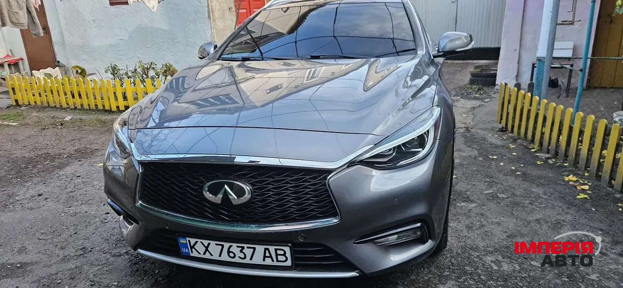 Infiniti QX30 - фото 1