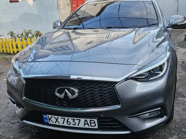 Infiniti QX30 - фото 1