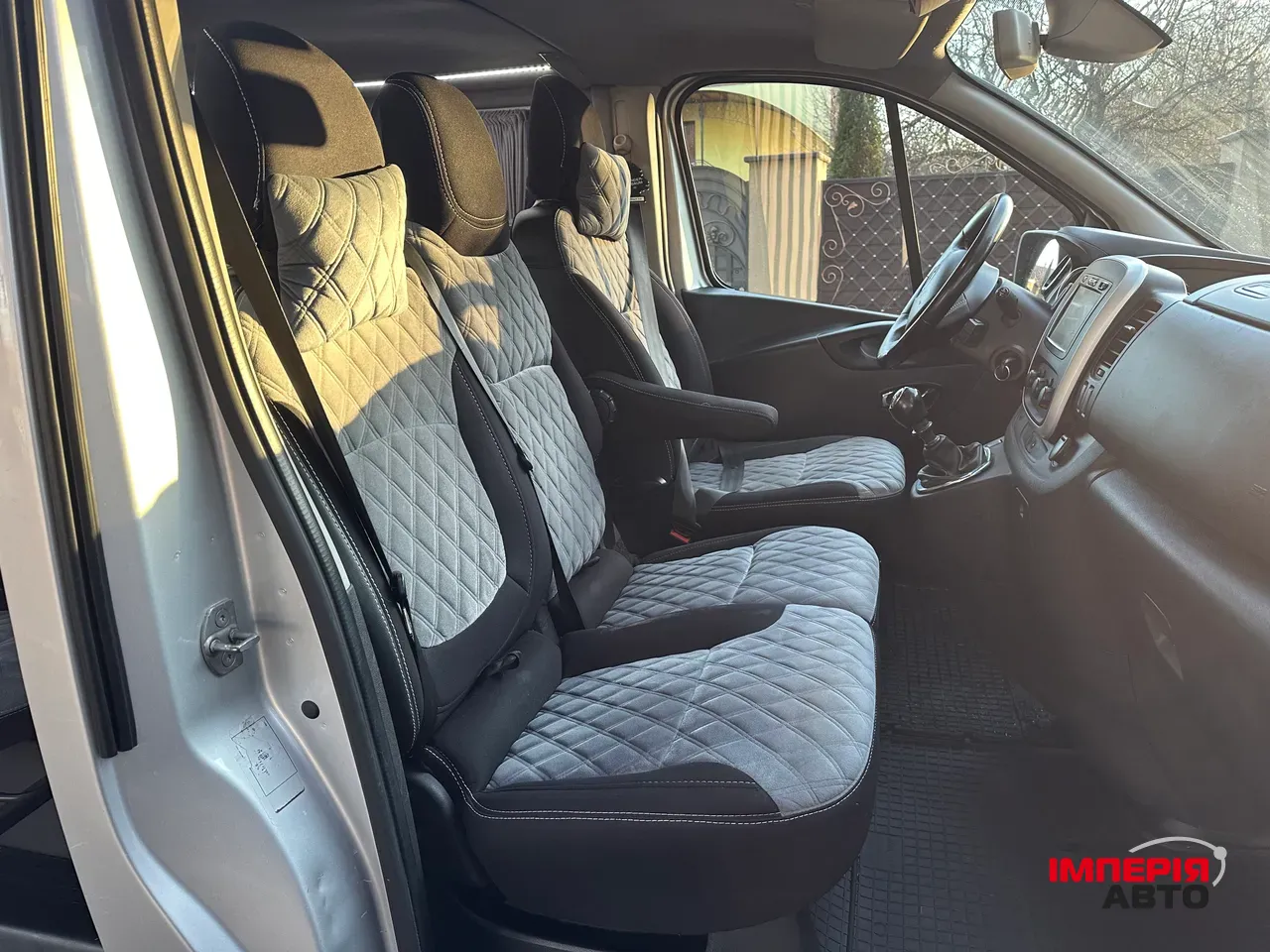 Opel Vivaro - фото 13