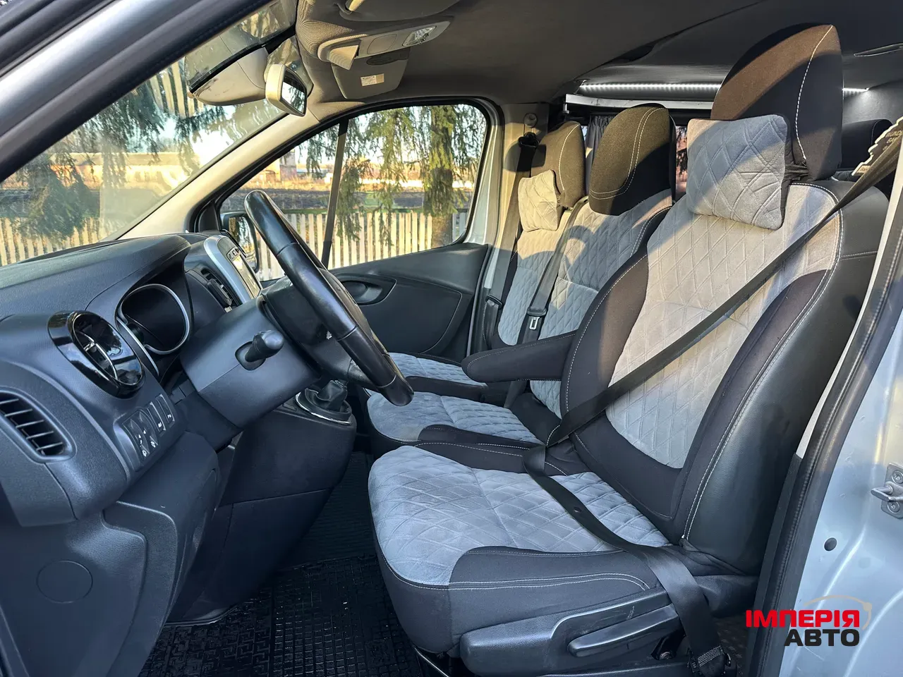 Opel Vivaro - фото 17