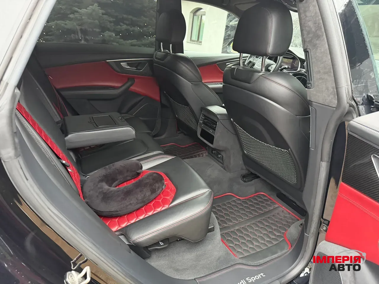 Audi RS Q8 - фото 10