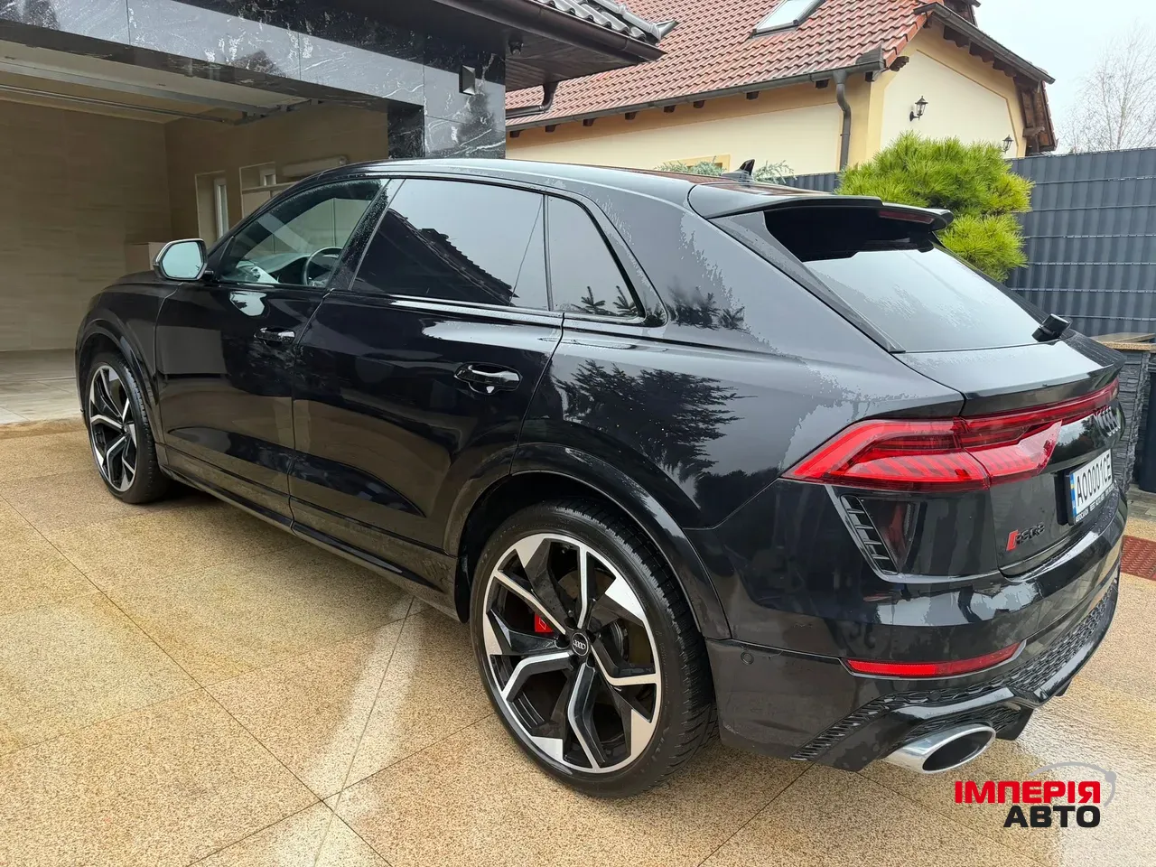 Audi RS Q8 - фото 12