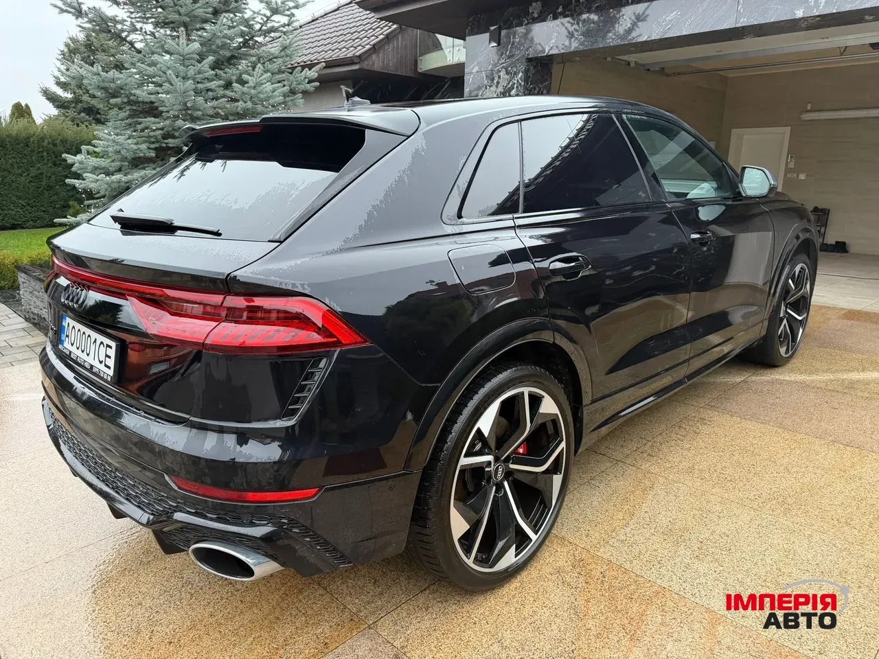 Audi RS Q8 - фото 7