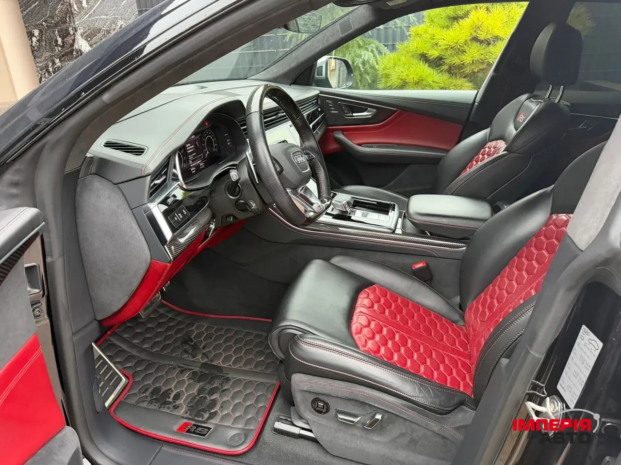 Audi RS Q8 - фото 14