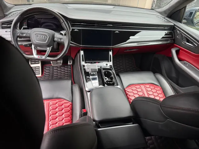 Audi RS Q8 - фото 5