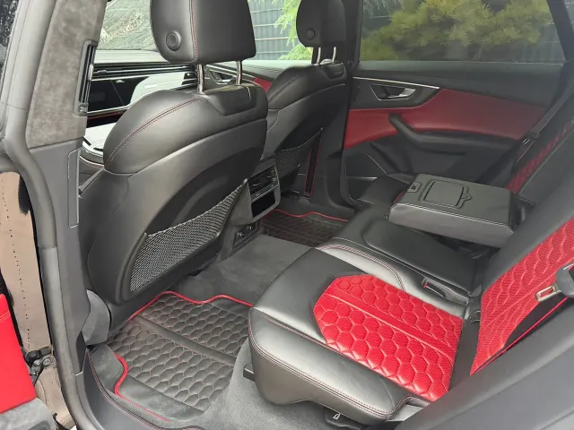 Audi RS Q8 - фото 3