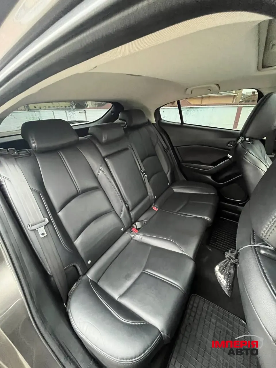 Mazda 3 - фото 9