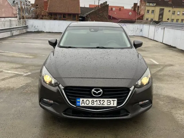 Mazda 3 - фото 4