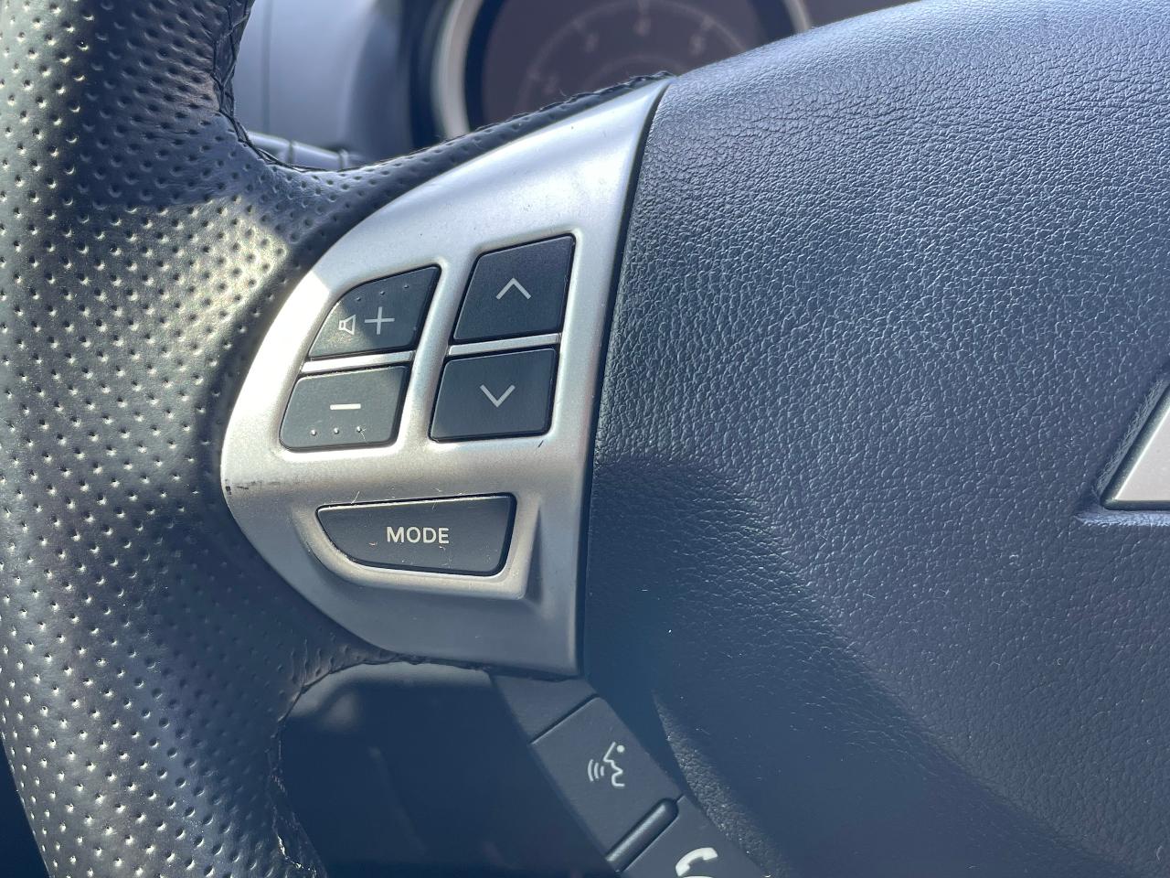 Mitsubishi Lancer - фото 17