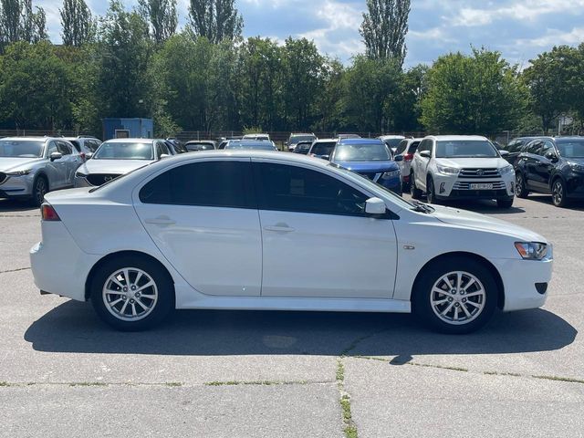 Mitsubishi Lancer - фото 3