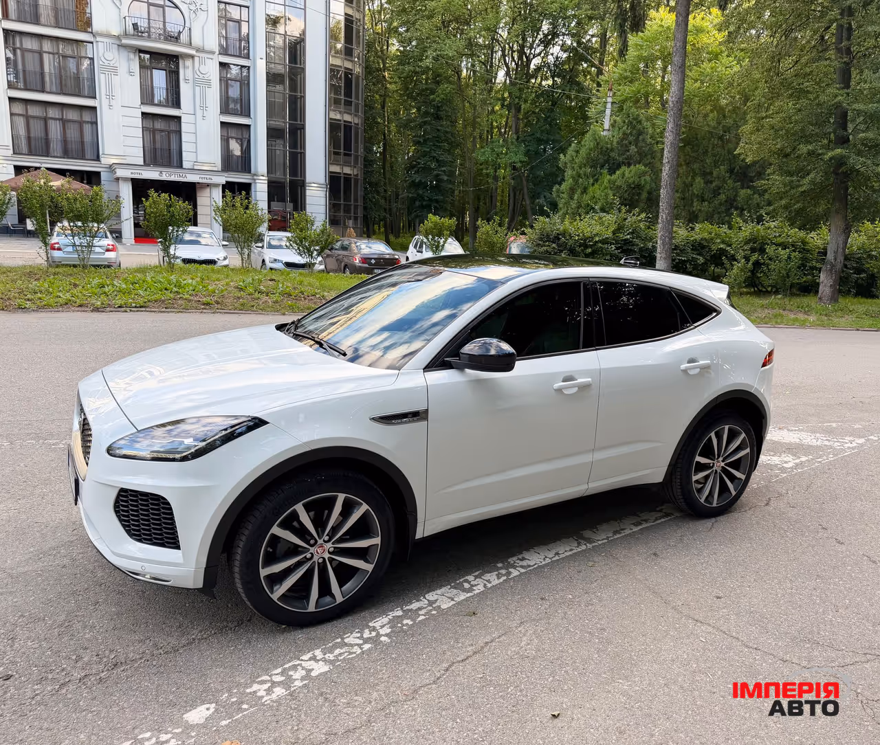 Jaguar E-Pace - фото 32