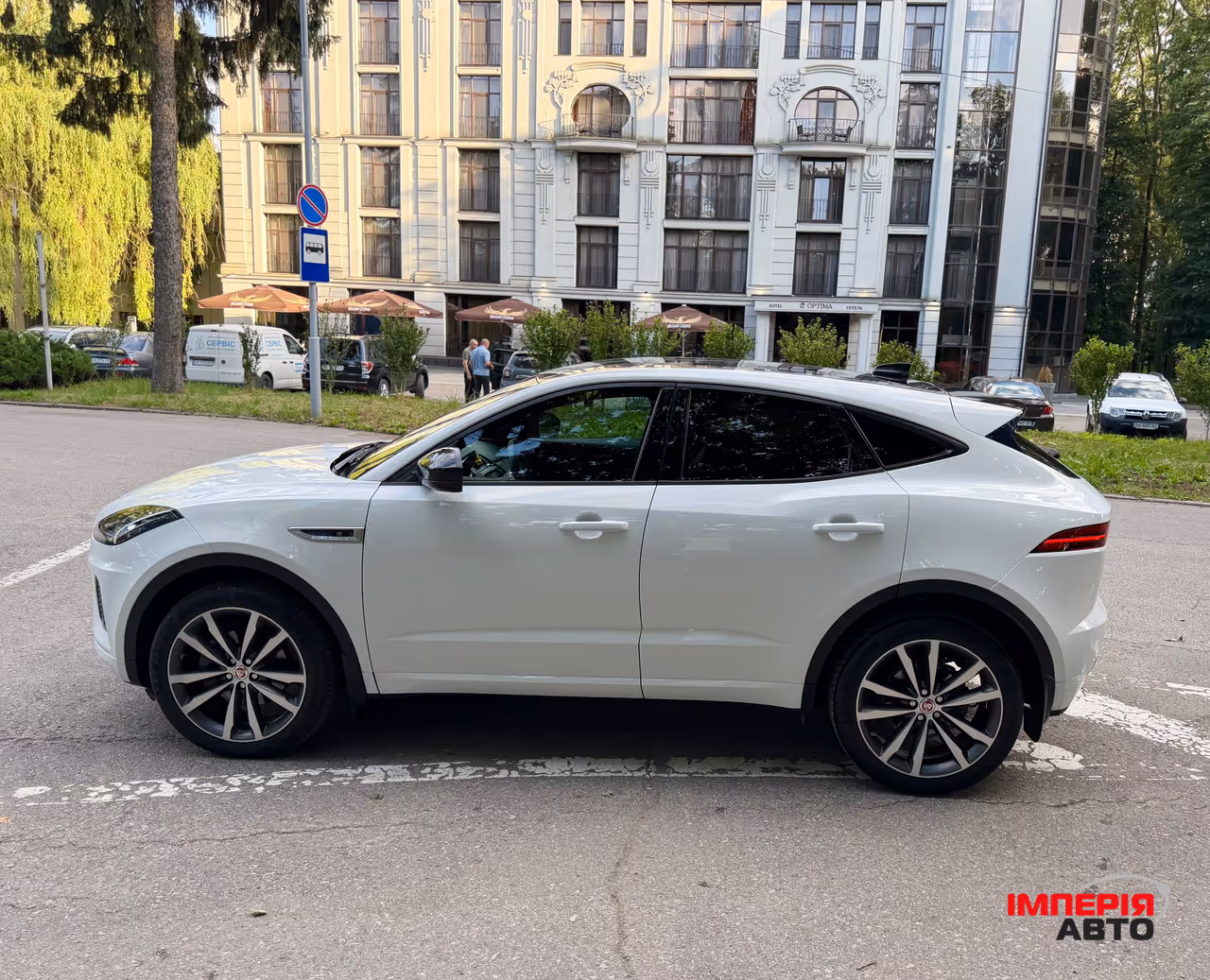 Jaguar E-Pace - фото 24