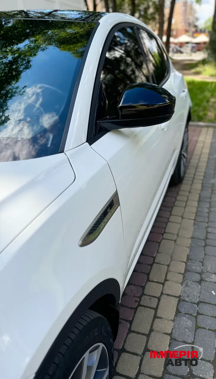 Jaguar E-Pace - фото 39