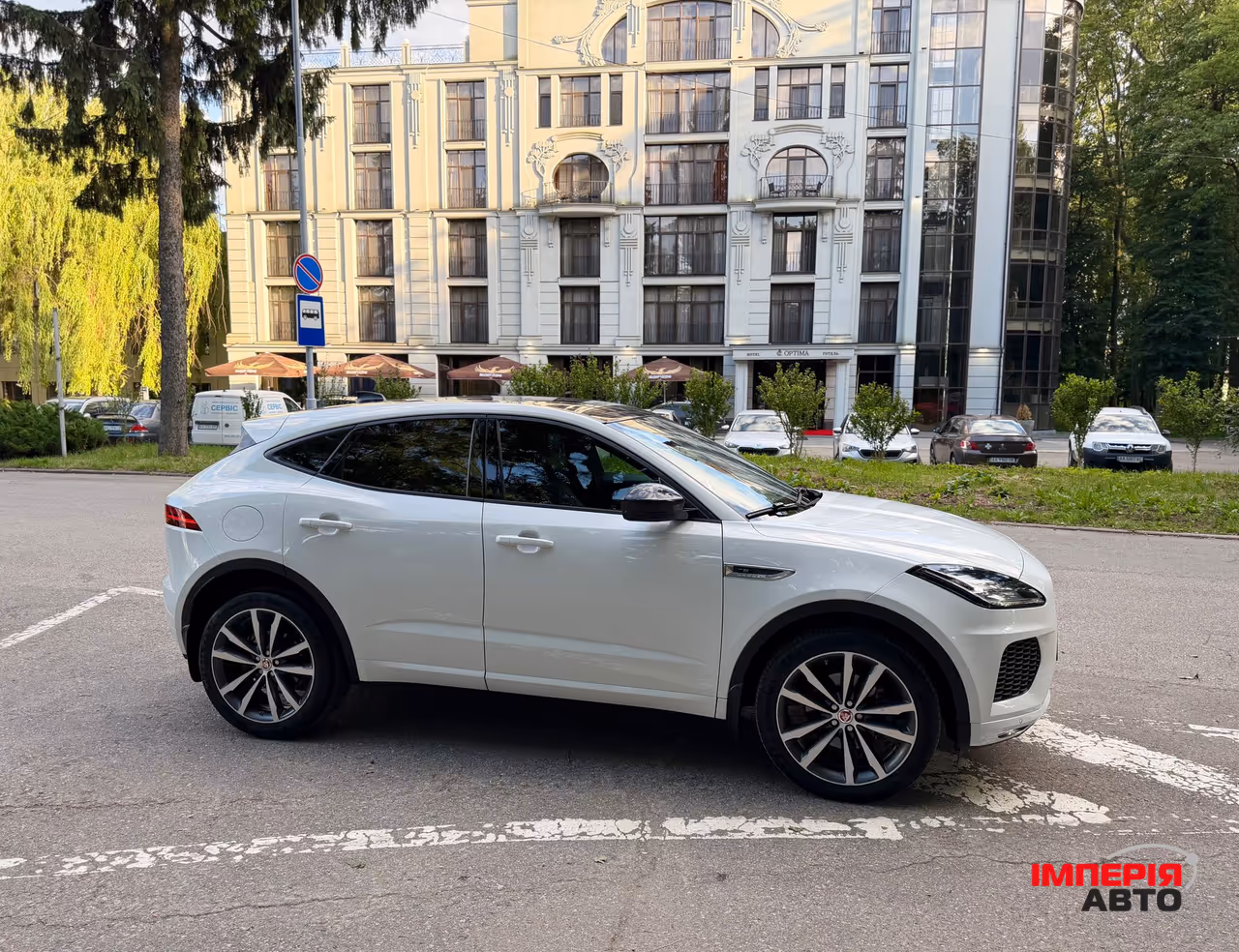 Jaguar E-Pace - фото 18