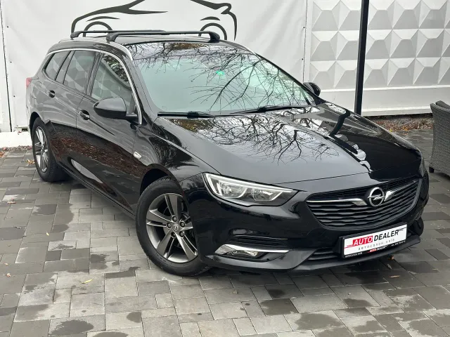 Opel Insignia - фото 1