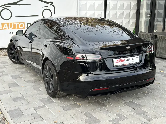Tesla Model S - фото 2