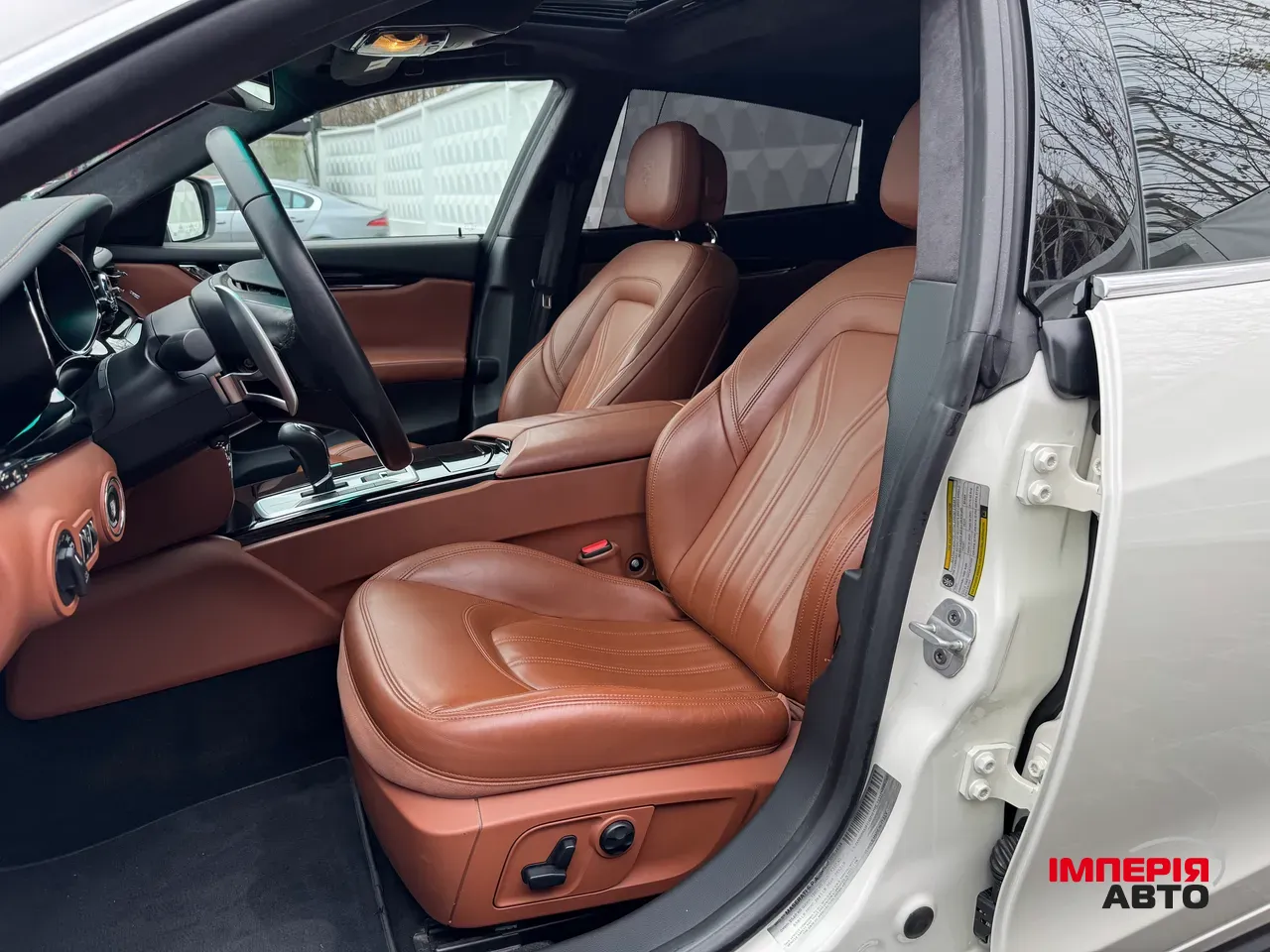 Maserati Quattroporte - фото 31