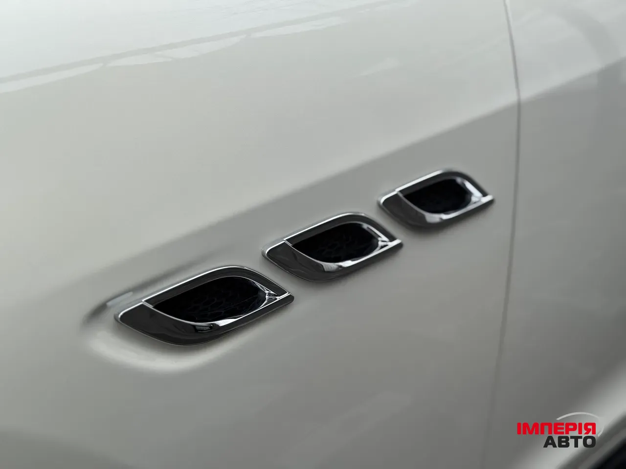 Maserati Quattroporte - фото 4