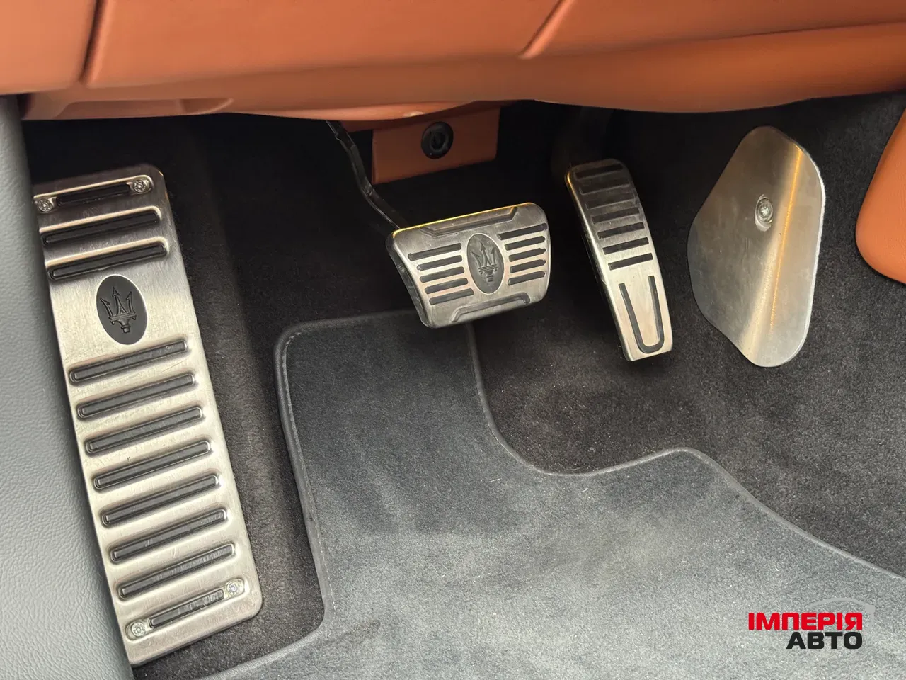 Maserati Quattroporte - фото 39