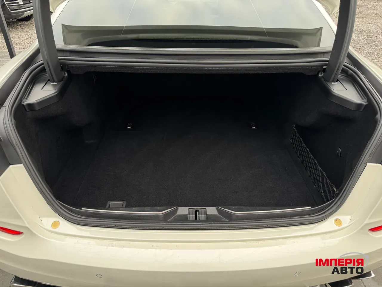 Maserati Quattroporte - фото 12