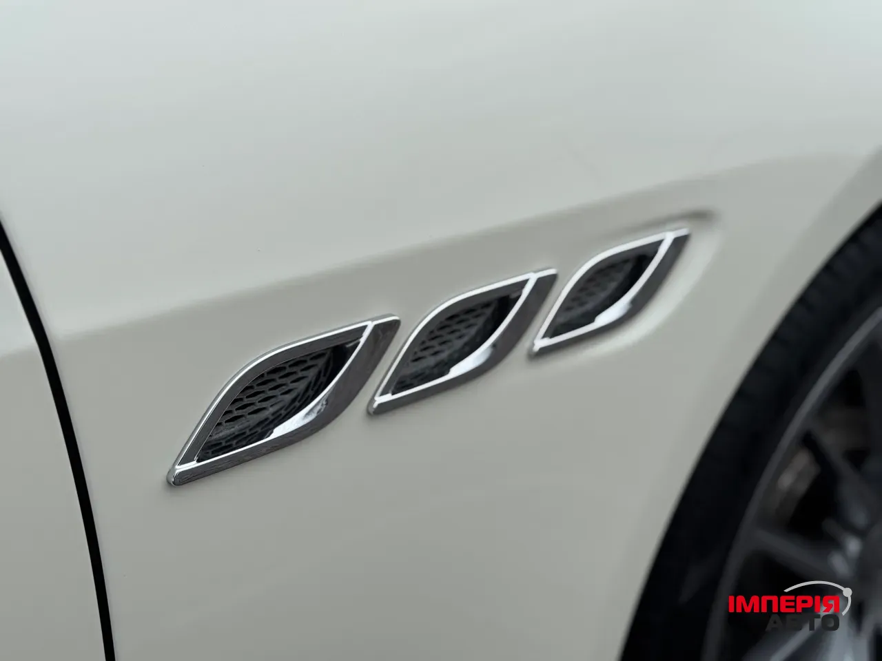 Maserati Quattroporte - фото 21