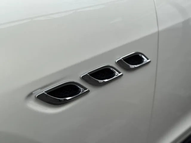 Maserati Quattroporte - фото 4