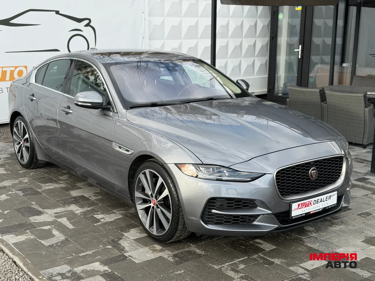 Jaguar XE - фото 17