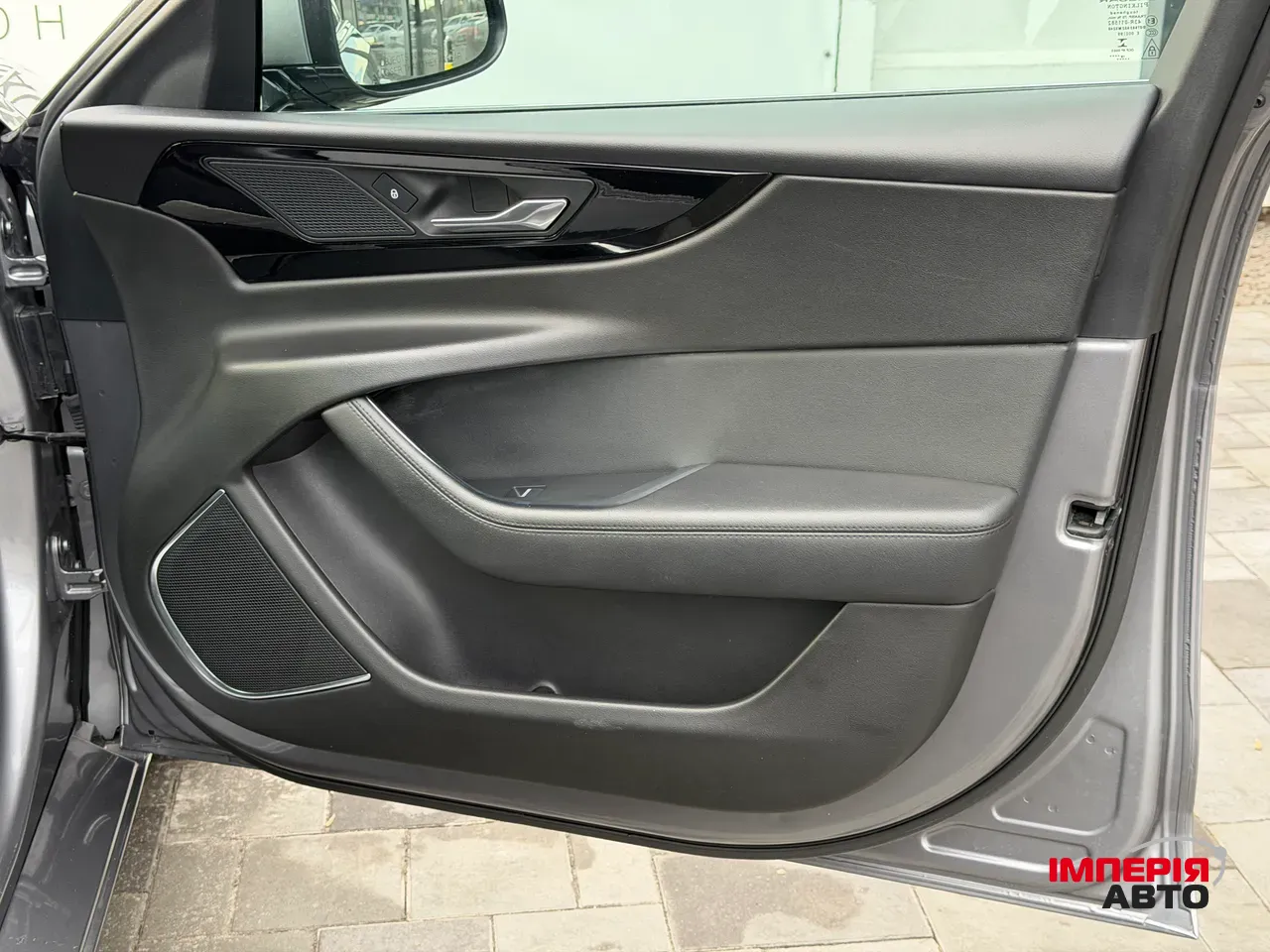 Jaguar XE - фото 39