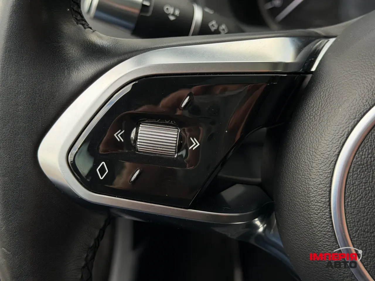 Jaguar XE - фото 24