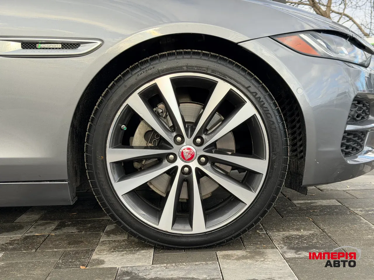 Jaguar XE - фото 16