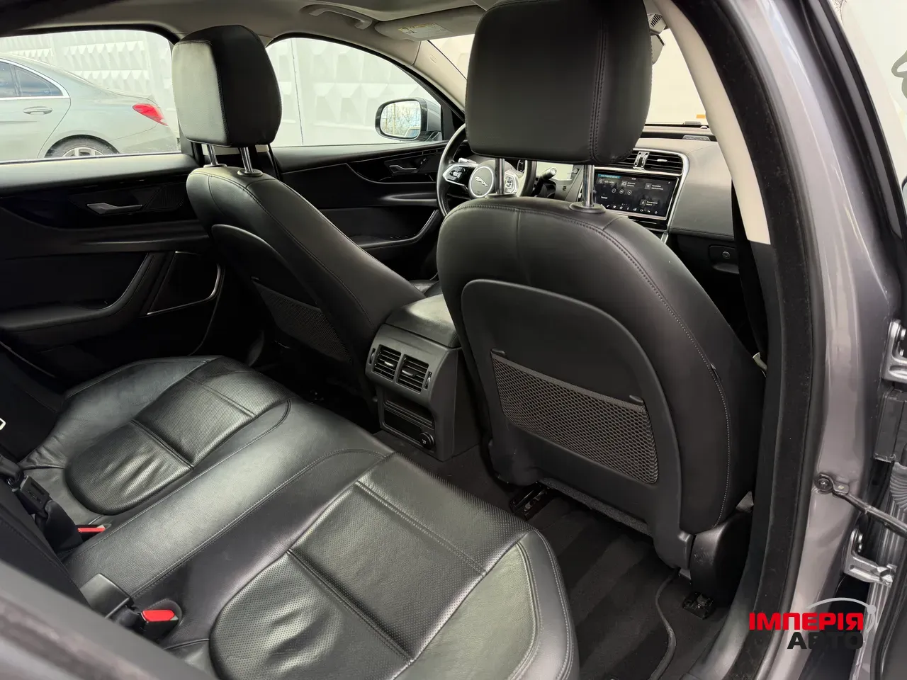 Jaguar XE - фото 35