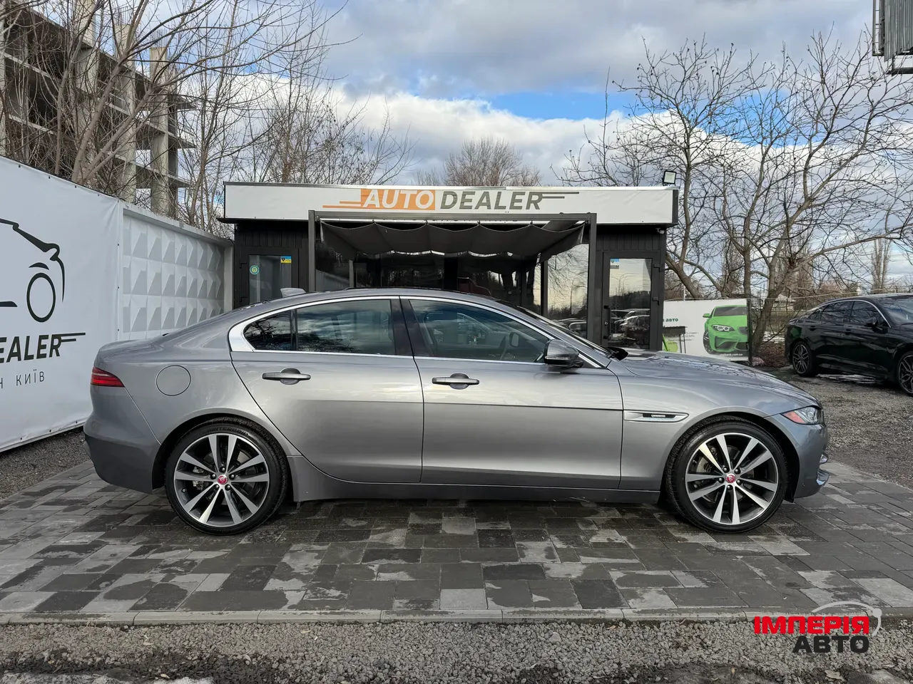 Jaguar XE - фото 14