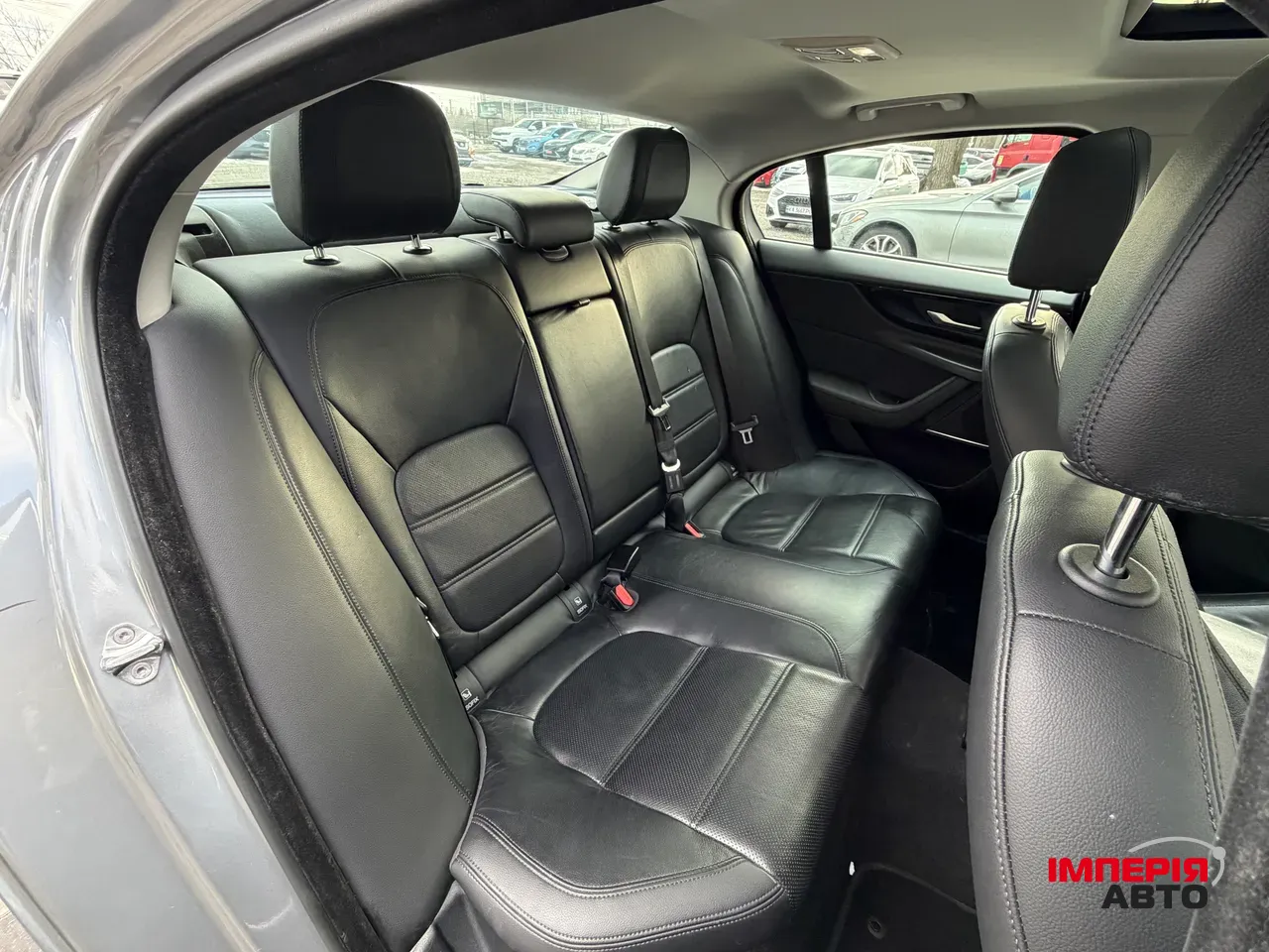 Jaguar XE - фото 34