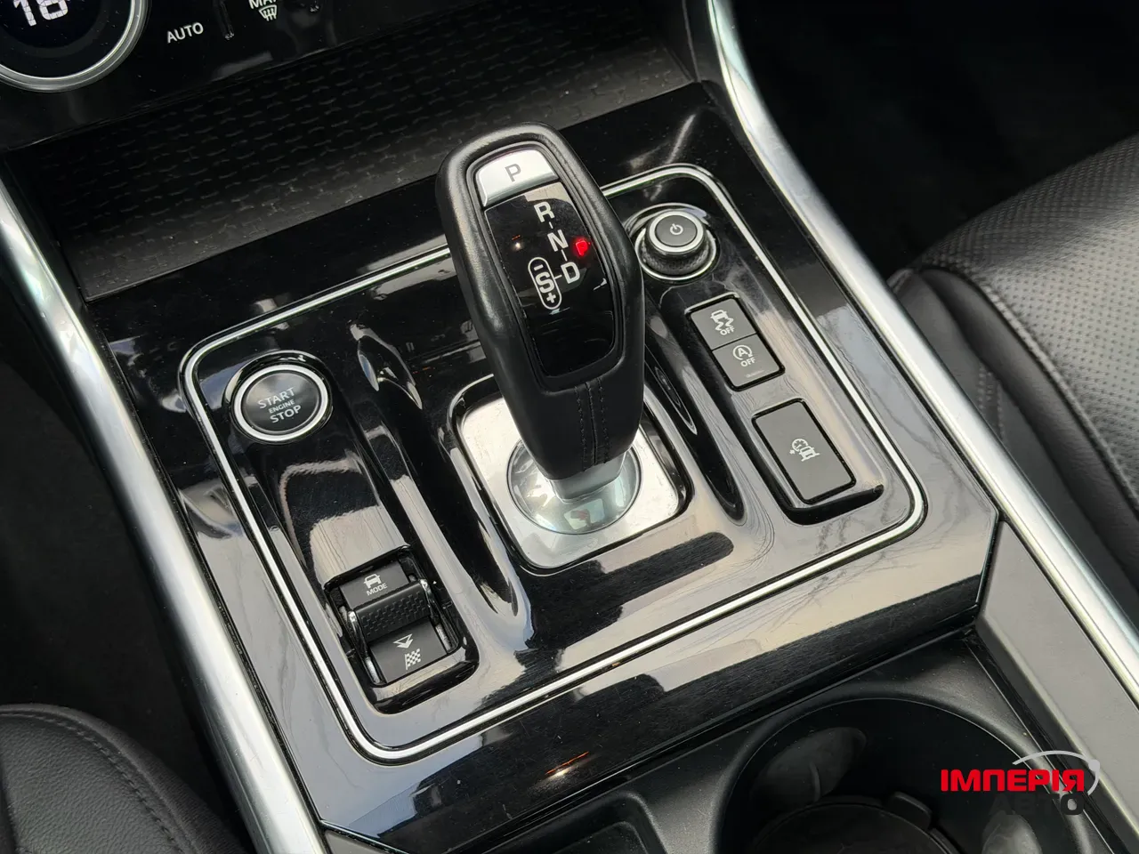 Jaguar XE - фото 28