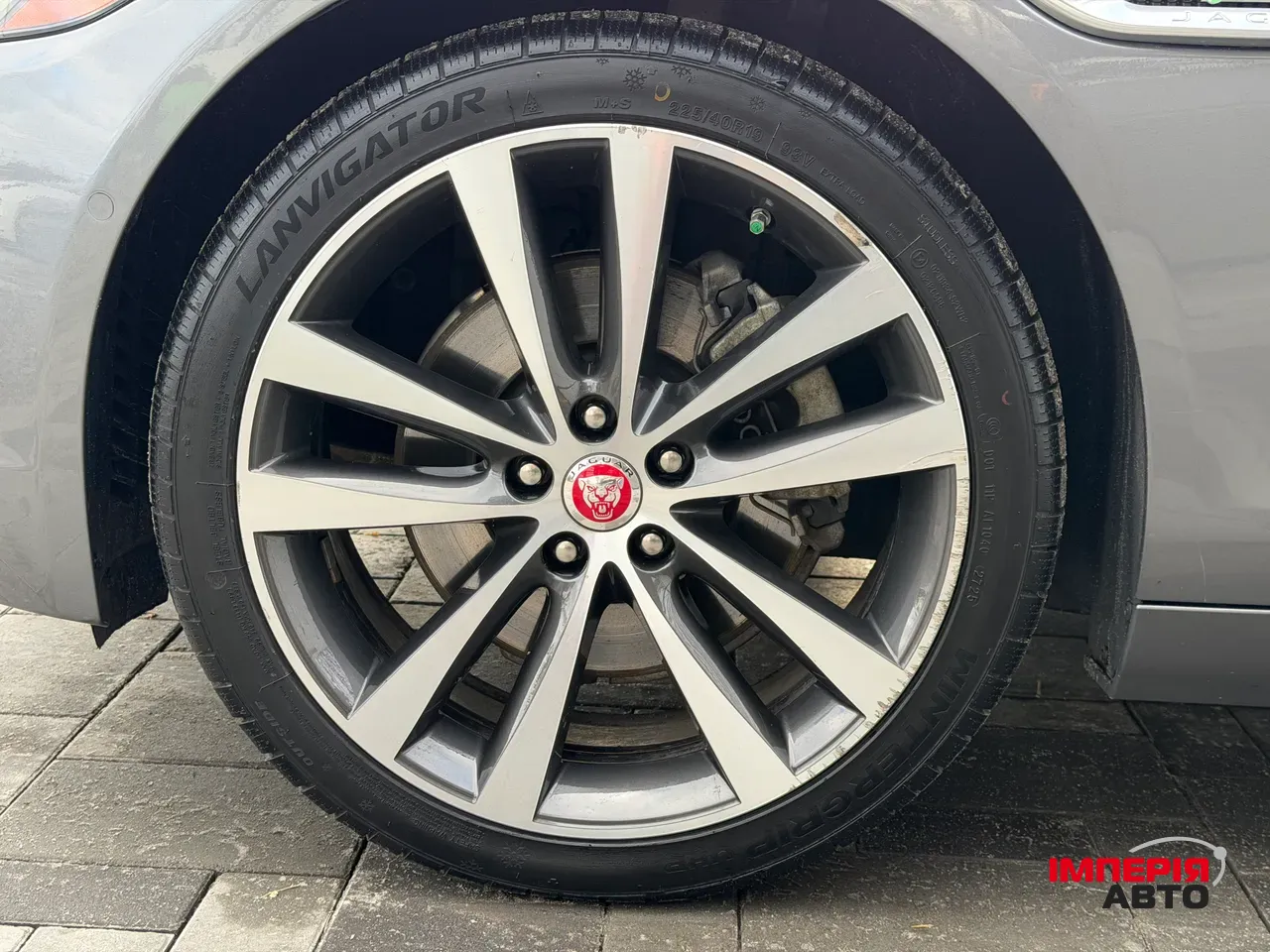 Jaguar XE - фото 6