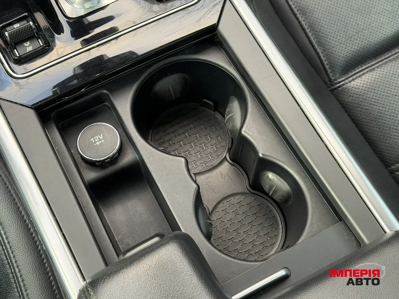 Jaguar XE - фото 29