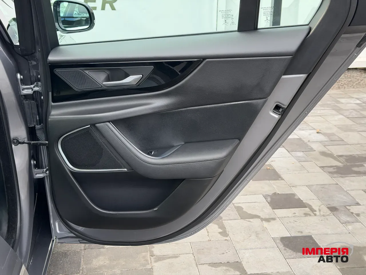 Jaguar XE - фото 33