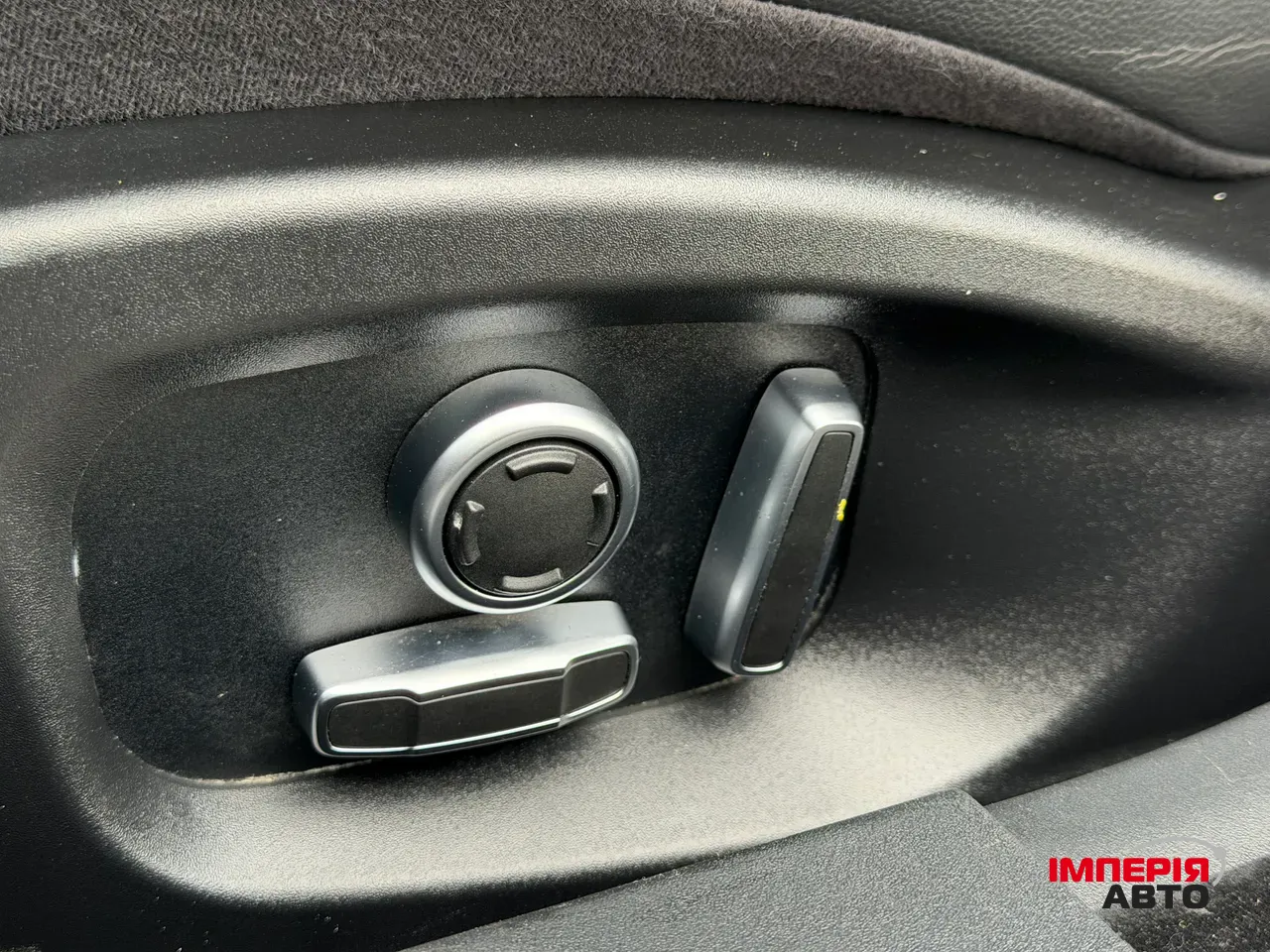 Jaguar XE - фото 20