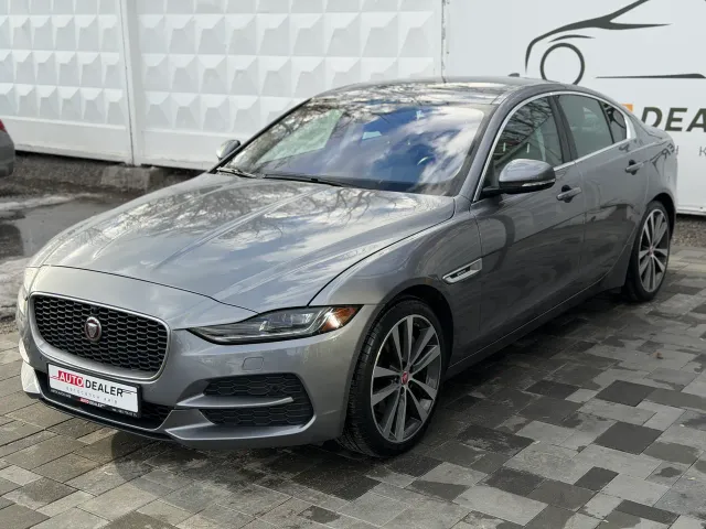 Jaguar XE - фото 3