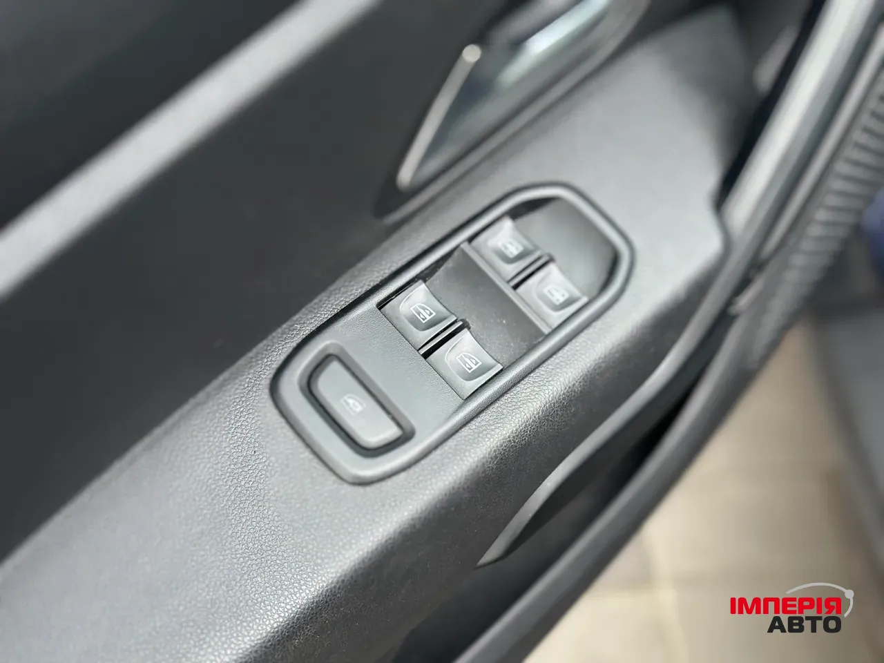 Renault Duster - фото 17