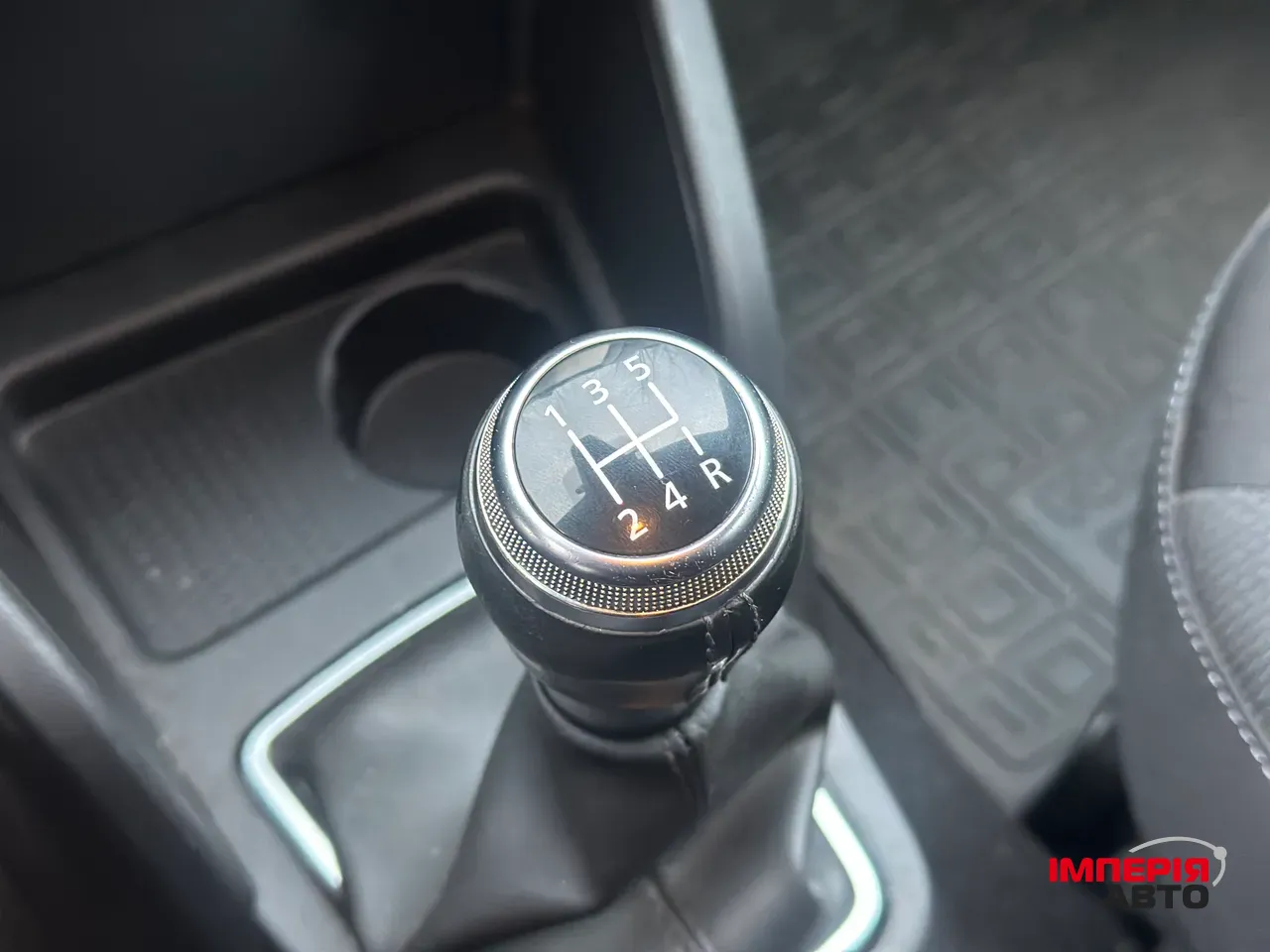 Renault Duster - фото 28