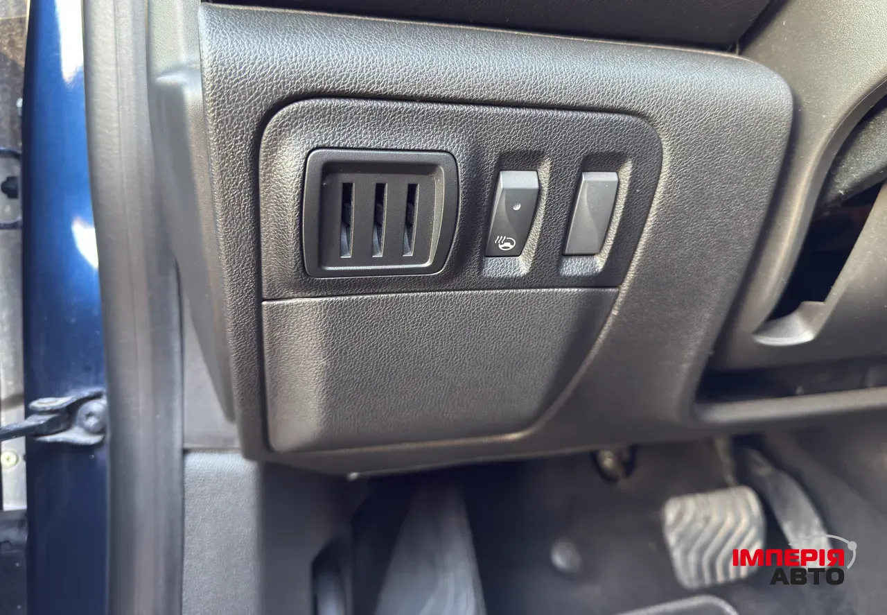 Renault Megane - фото 17