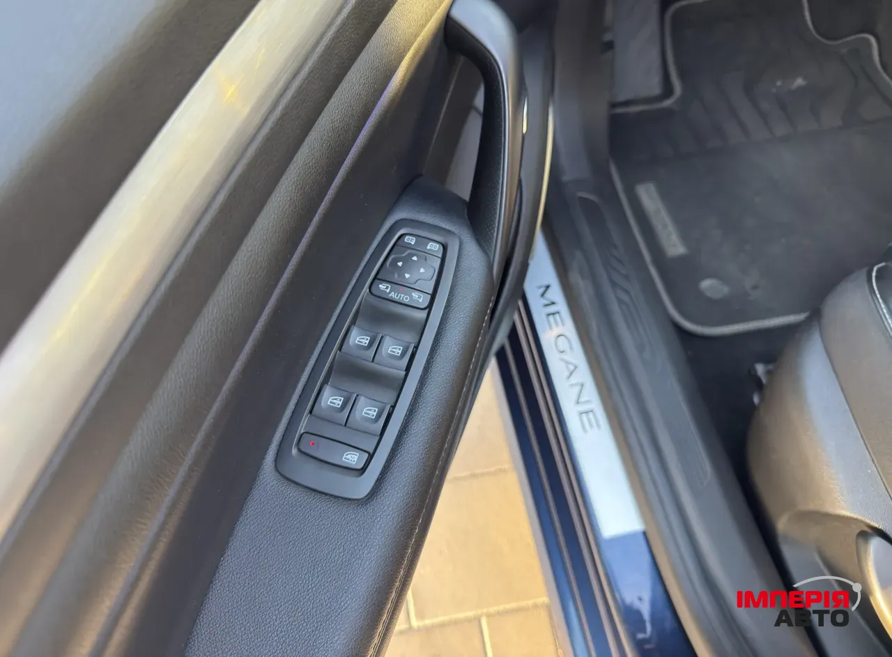 Renault Megane - фото 15