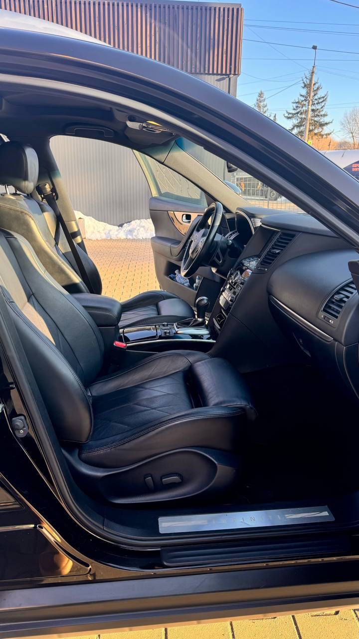 Infiniti QX70 - фото 3