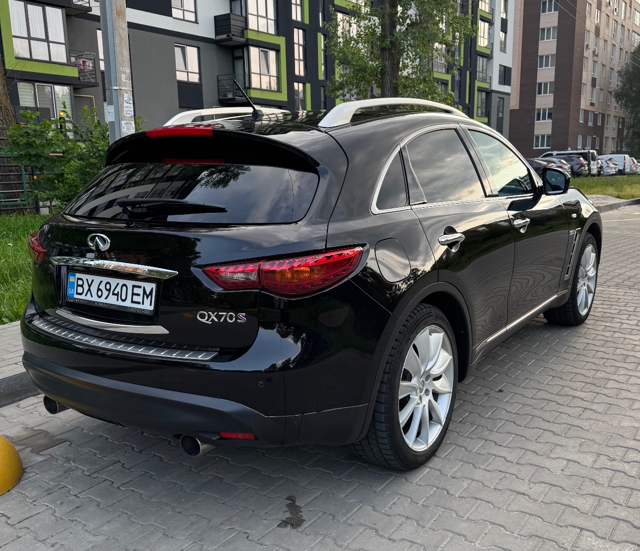 Infiniti QX70 - фото 4