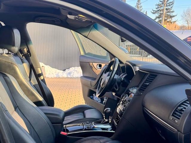Infiniti QX70 - фото 5